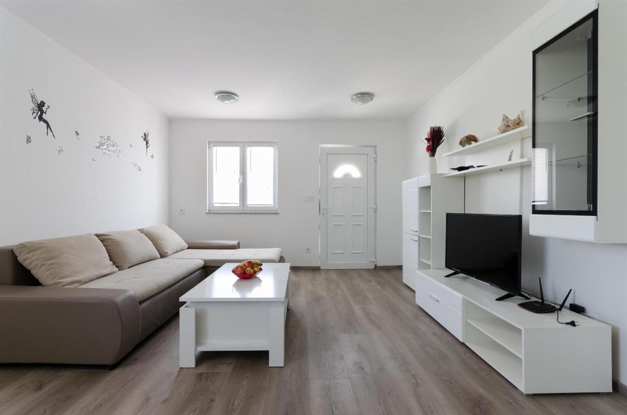 Apartments Ester Lopar Dış mekan fotoğraf