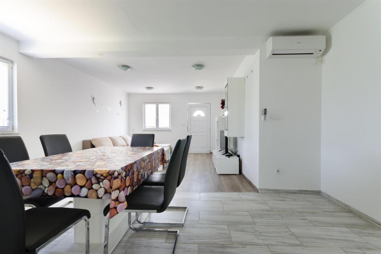 Apartments Ester Lopar Dış mekan fotoğraf